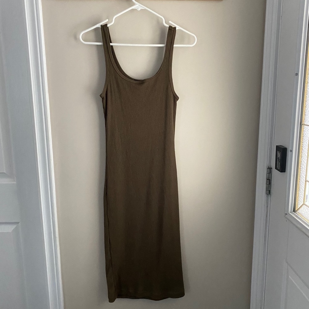 Ribbed midi dress